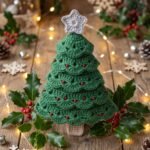 Crochet Scalloped Christmas Tree Ornament Pattern – Green Tree with Silver Edging